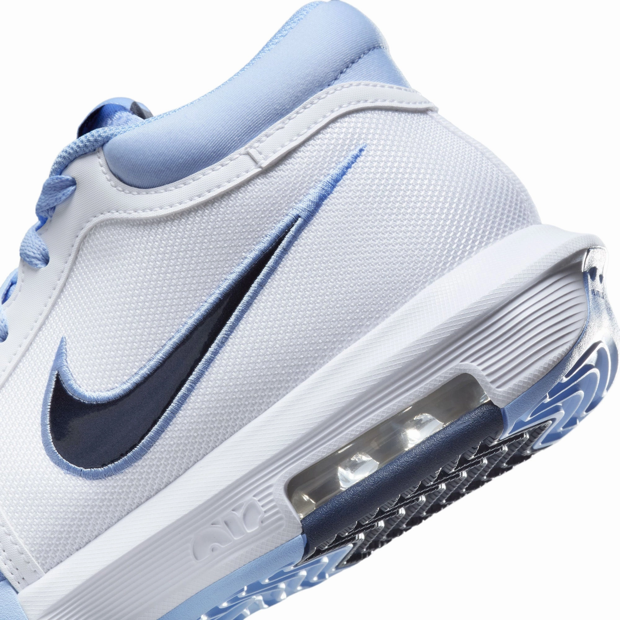 Lebron Witness VIII Men's Basketball Shoes